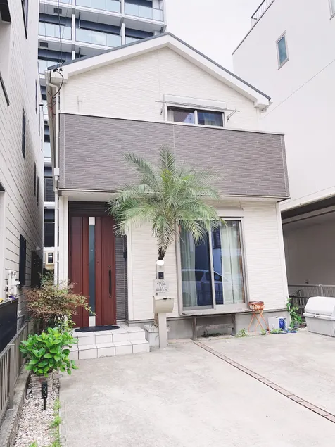 ”Qi He” is a Japanese-style single-family house located in the Sakae business district of Nagoya. Two free parking lots. Three bedrooms. - Image 1