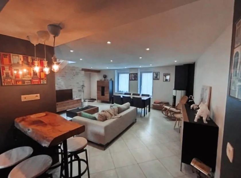 Beautiful cozy house with modern design - Image 1