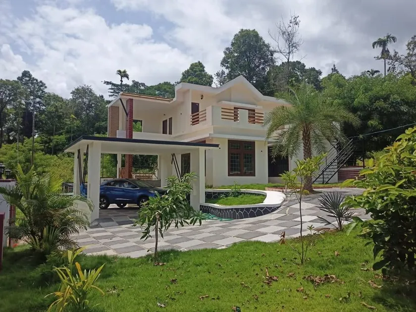 Beautiful home for couples and families only. - Image 1