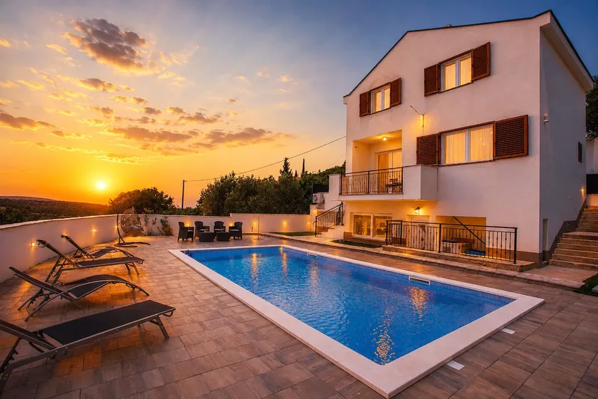 Last minute! Villa for 7 with private heated pool. - Image 1