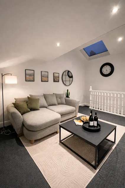 Stylish Belfast Coach House | Botanic | Parking - Image 1