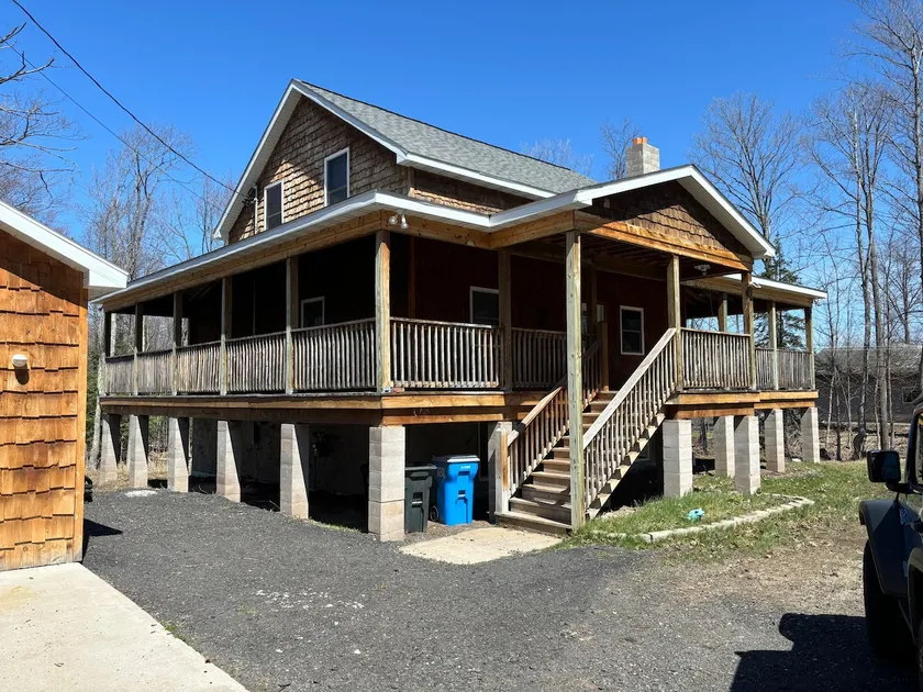 Six bedrooms, hot tub, pool, bar - Image 1