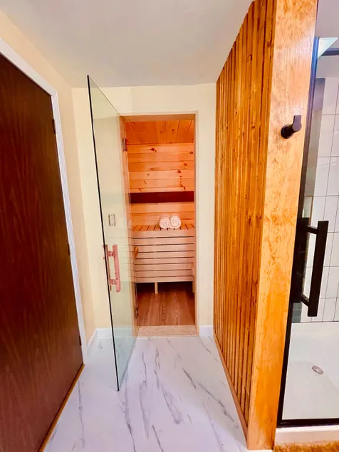 MCM Suite with Private Sauna - Image 1