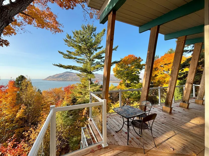 Cottage with water view and hot tub - Le pin blanc - Image 1