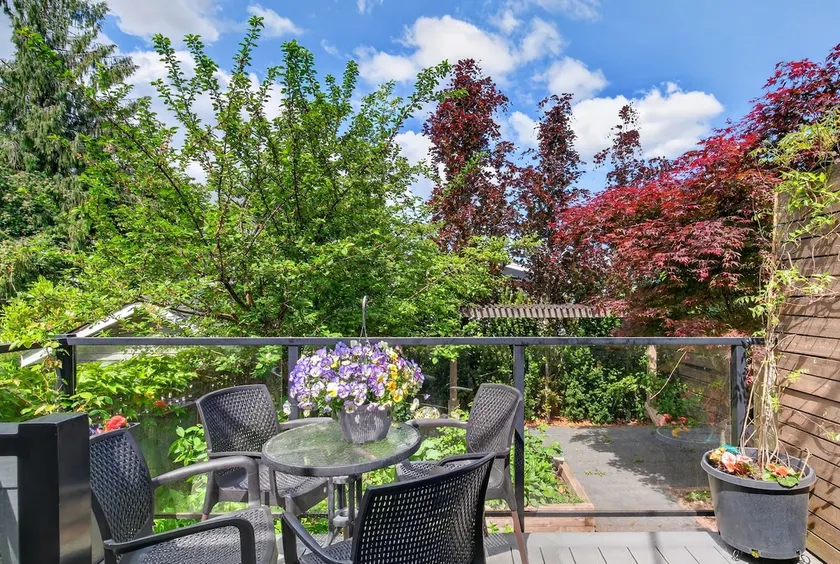 Blue Gem | Stylish 2BR 2BA | SkyTrain | 15 min DT - Image 1