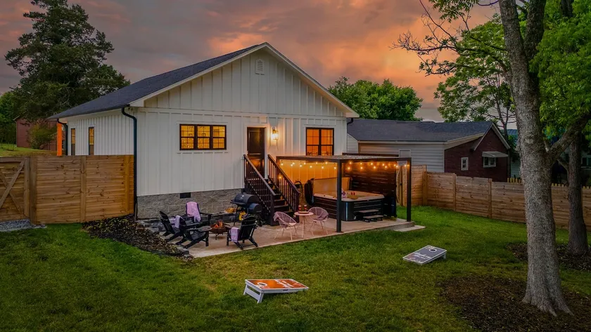 Stroll to Main St, Hot Tub, Fenced Yard, FirePit - Image 1