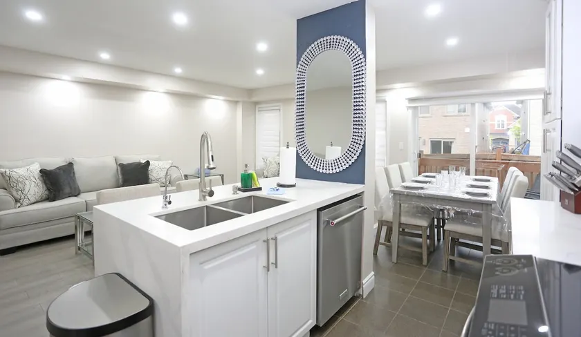 Modern Family Retreat in Alton Village, Burlington - Image 1