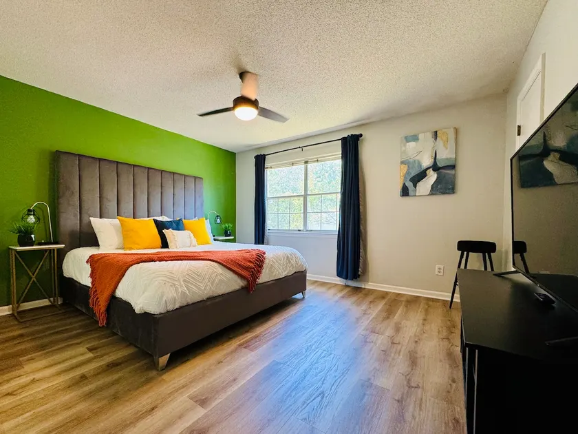Stylish UAB Townhome | King Bed & Private Patio - Image 1