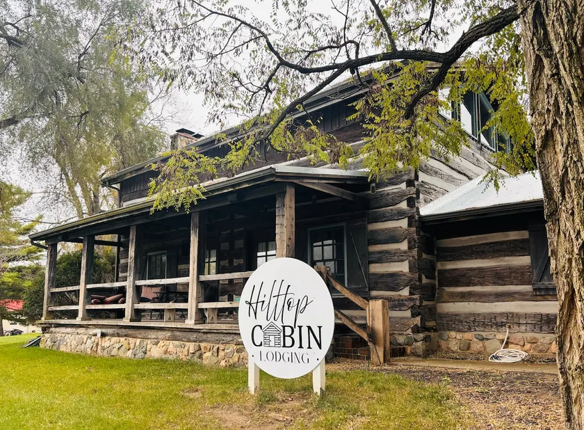 Hilltop Cabin Rustic log cabin near Notre Dame! - Image 1