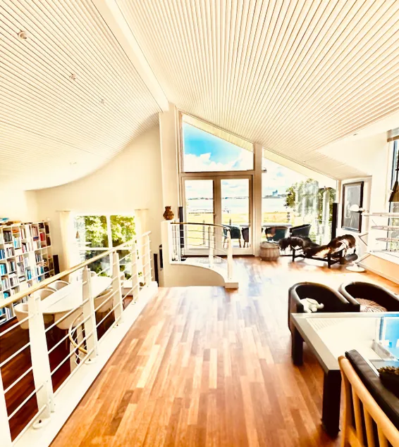 Beachfront, 5 Bedrooms, garden sauna, B&O - Image 1