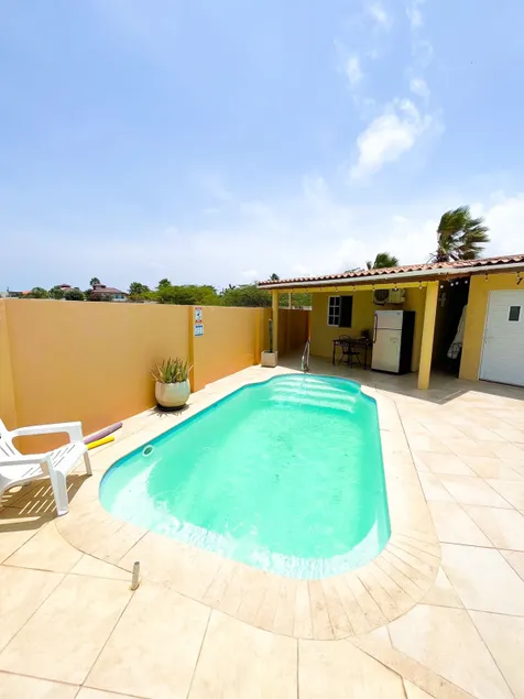 Spacious apartment near the beach - Image 1