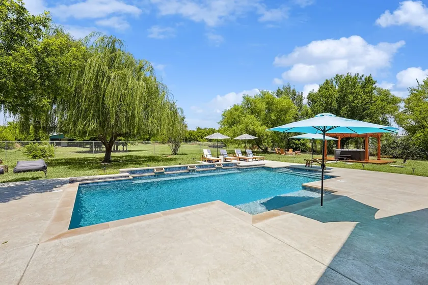 The perfect getaway 5BR/4BT with Pool and Hot Tub - Image 1