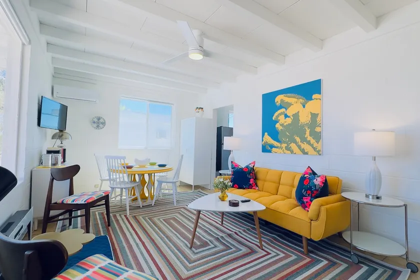 Mid-Century-Modern in the Desert - Image 1