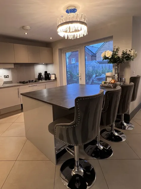 Luxury Durham Home, Sleeps up to 12, Free Parking - Image 1
