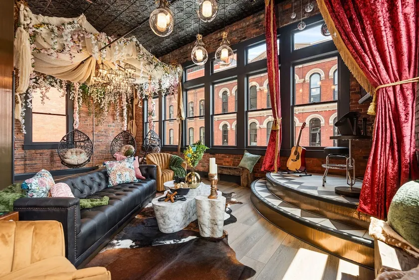 The Songbird-LUXE Penthouse - Image 1