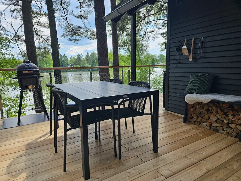 Yelena lakeside forest retreat - Image 1