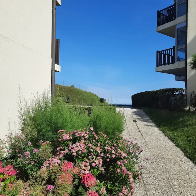 Horizon Marin private beach access - Image 1