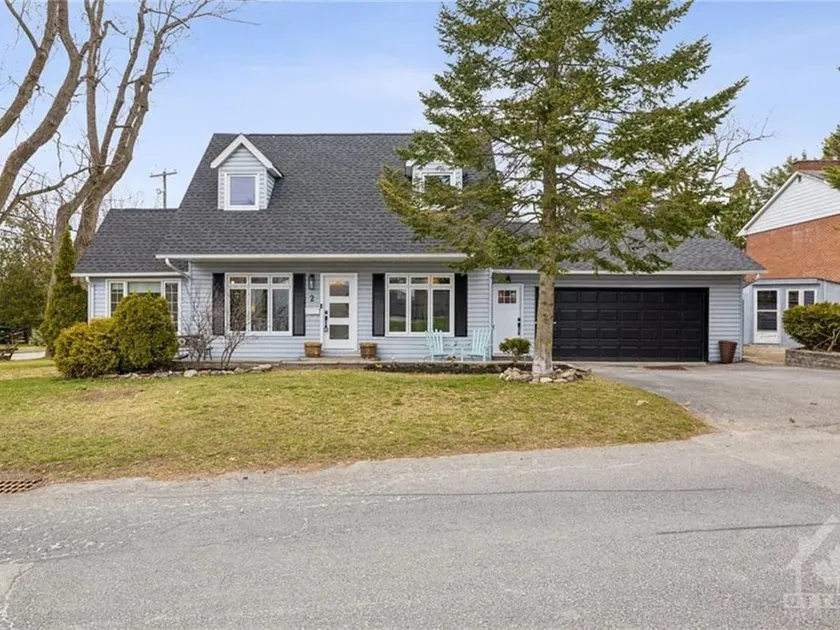 Stylish 3BDR Home | Walk to Waterfront & Dining - Image 1