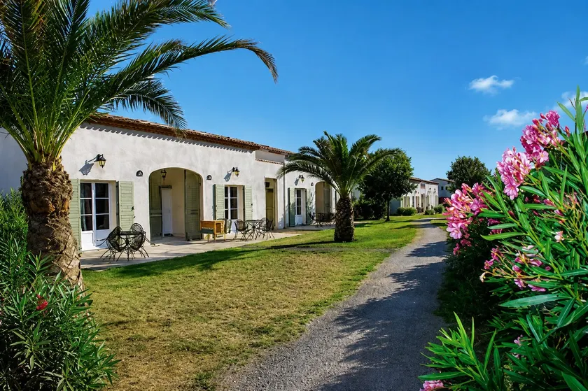 Jasse Camarguaise 4 people 2BD and pool - Image 1