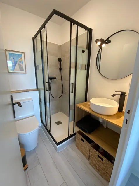 Completely refurbished studio - Image 1