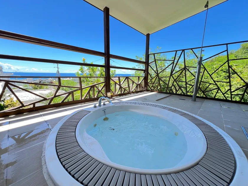 SunsetView Villa｜HeatedJacuzzi・BBQ・BlueCave・Kadena - Image 1