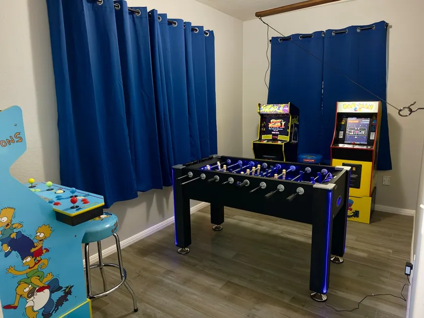 Traveler’s Hideaway with Arcade - Image 1