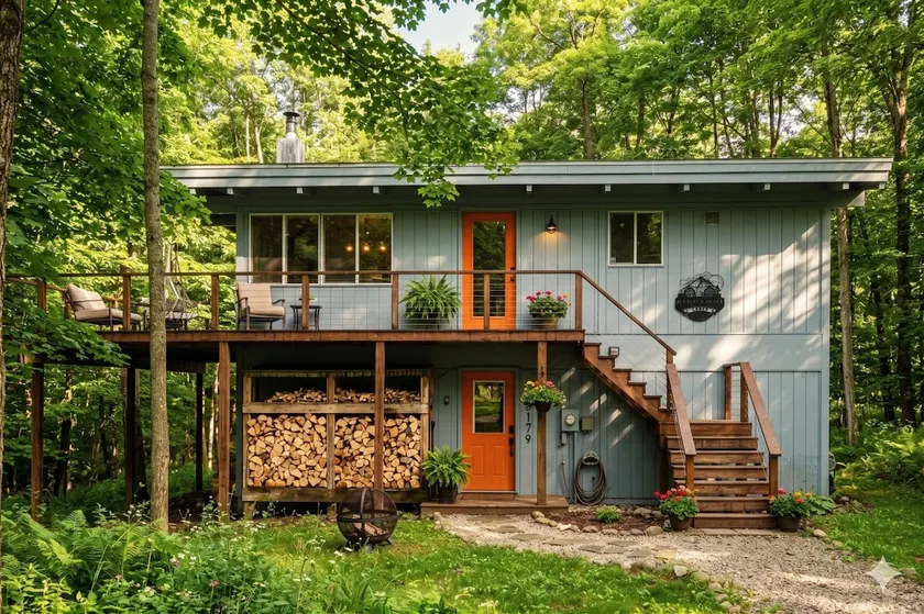 Smukt, renoveret Chalet m / adgang til svømmebassiner og golf - Image 1