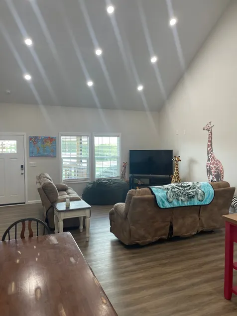Zoo - Image 1