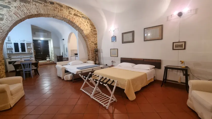 Umberto 25 - Image 1