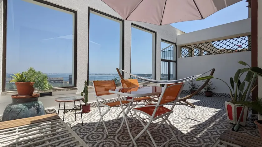 Casa Lisnave • Walk To Lisbon Ferry • River Views - Image 1