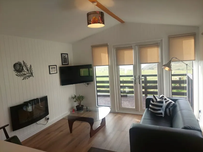 Amazing Sunsets and Sea Views - Lodge Cabin Farm Stay - Caol Ila - Lodge 8 - Image 1