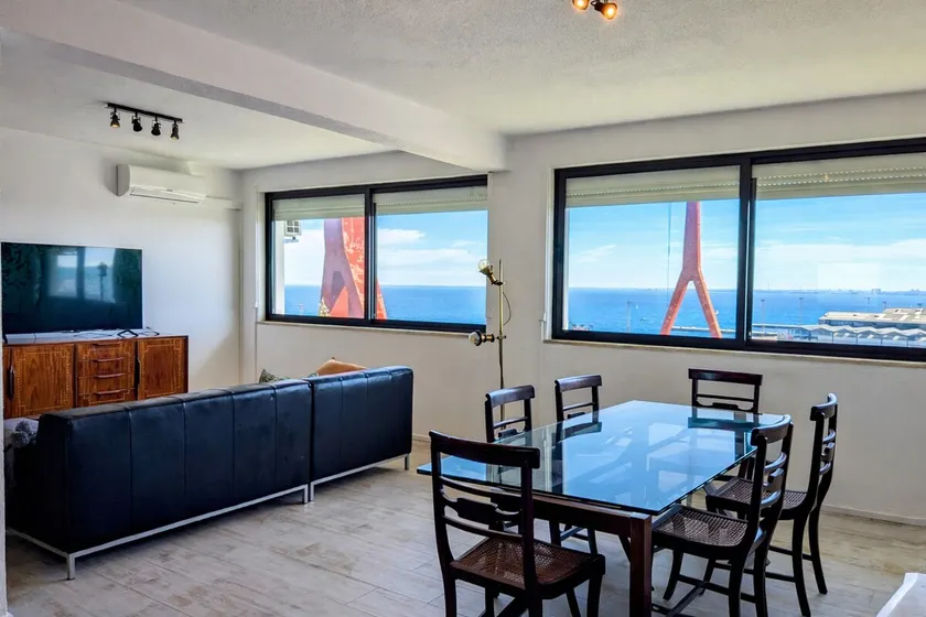 The River Studio: Super Spacious + River Views - Image 1