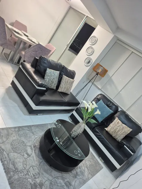 Modern and comfortable apartment - Image 1