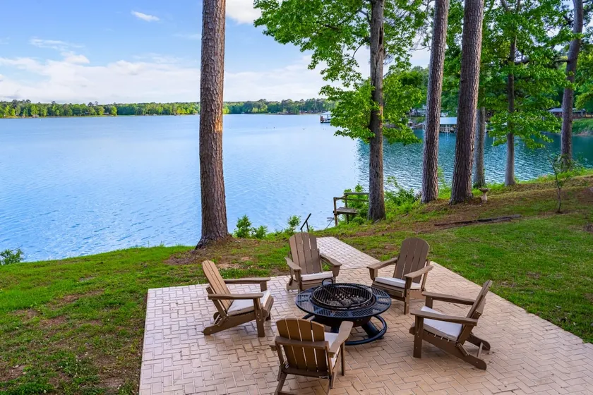 Eagles Cove Waterfront Amazing View King Bed, Deck - Image 1