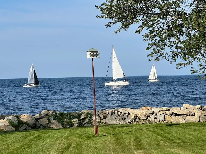 Large Waterfront Lake Michigan - Swim, Boat, Fish! - Image 1