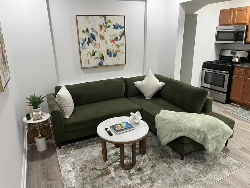 DC Tranquil 2BR w/ Laundry, Parking & Dishwasher - Image 1