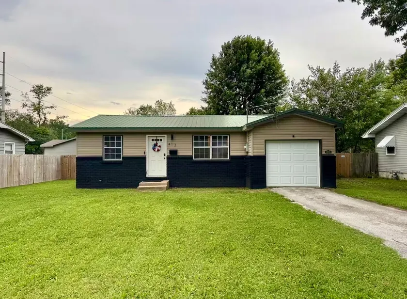 Minimalistic Modern Pet Friendly Home on Seminole - Image 1