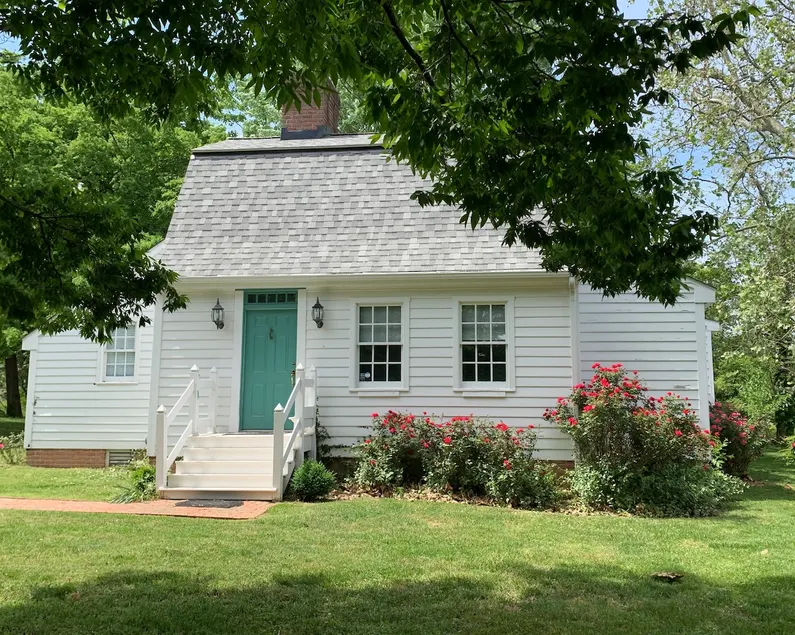 Charming cottage, FP, 1 blk water, historic area - Image 1
