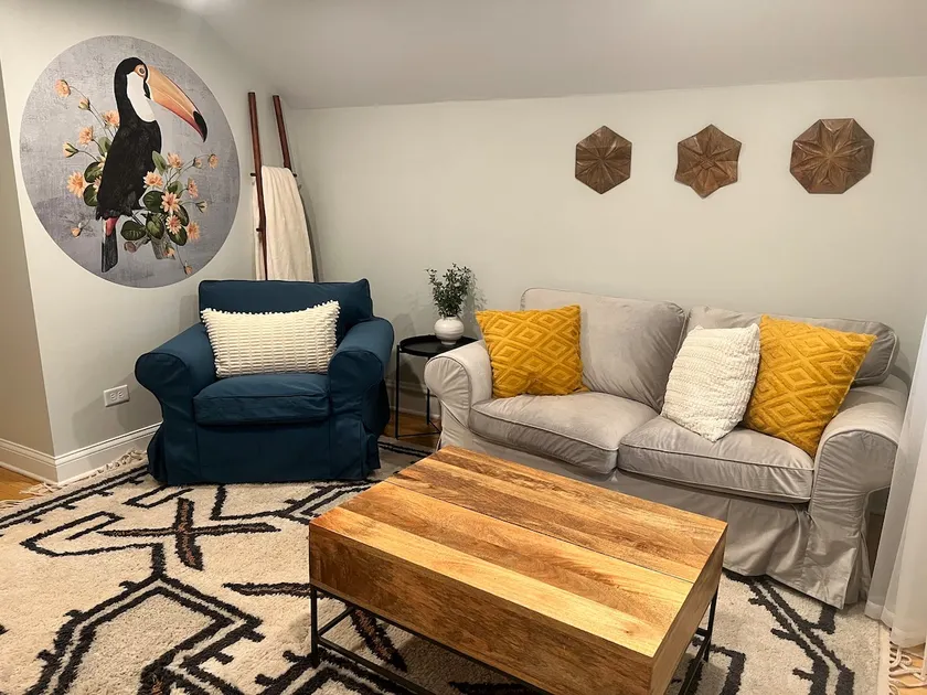 Circle Back Modern Apartment - Image 1