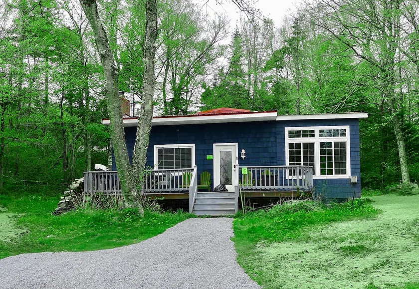 Bright airy cottage w/ lake view - Image 1