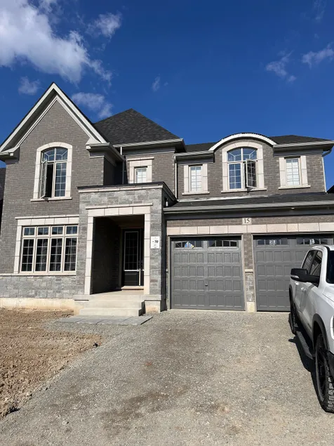 Cozy 5 Bedroom home with 4-1/2 bathroom - Image 1