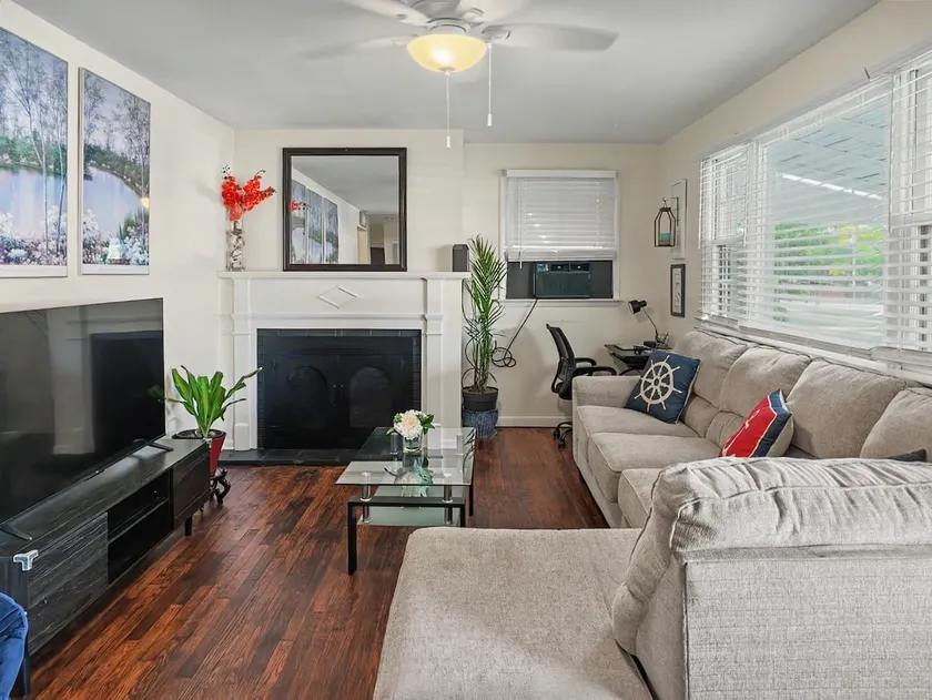 Coastal Home at Edgewater - Image 1