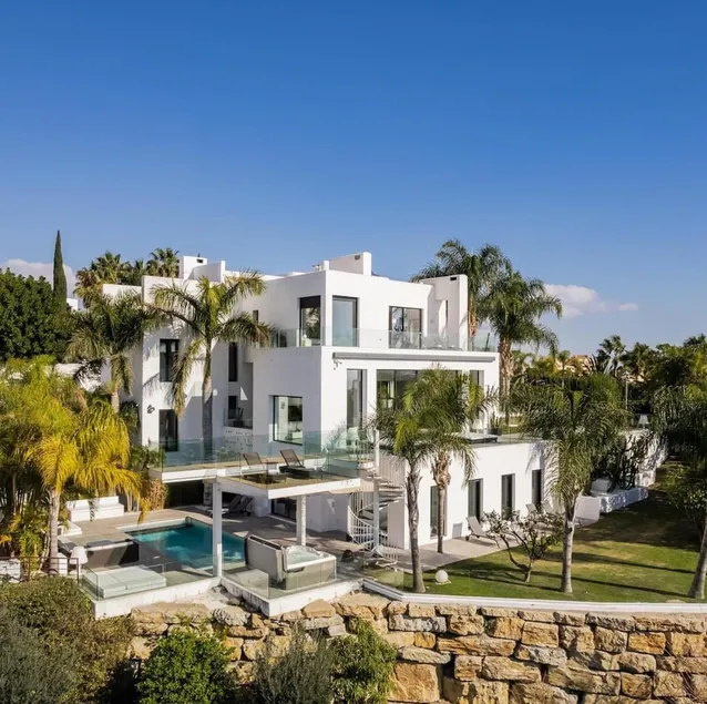 Casa Viva - Modern Pool Villa | Cinema | Up to 22p - Image 1