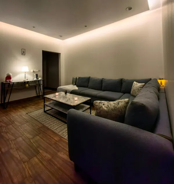 شقة فاخرة بمدخل خاص و باب ذكي Apartment with private entrance and self-entry - Image 1