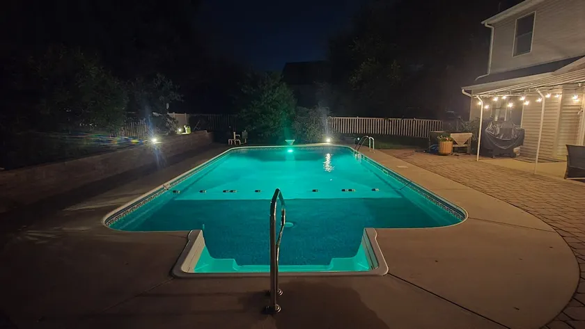 Modern Pool-Side Paradise - Image 1