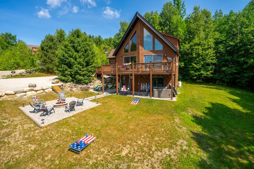 Warming Fireplace, Gorgeous Views, HotTub, slps 12 - Image 1