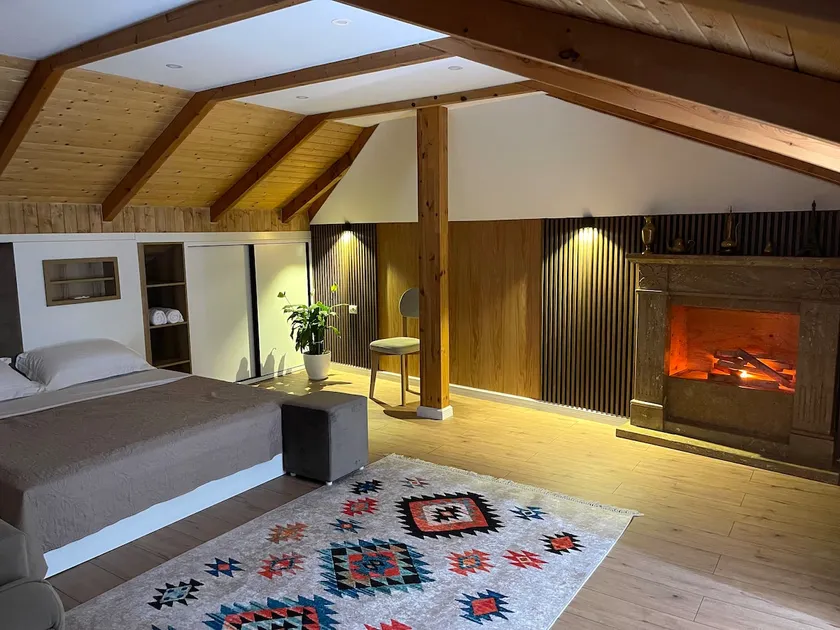 Luxury Loft Retreat Pedestrian street - Image 1