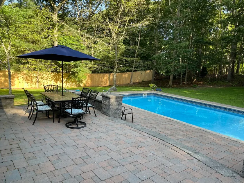 Raynor Rd Retreat - Image 1