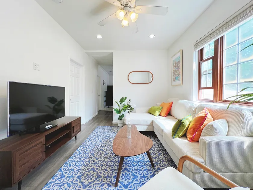 The Nest: Cozy & Spacious 3 Bed - 15min to NYC - Image 1