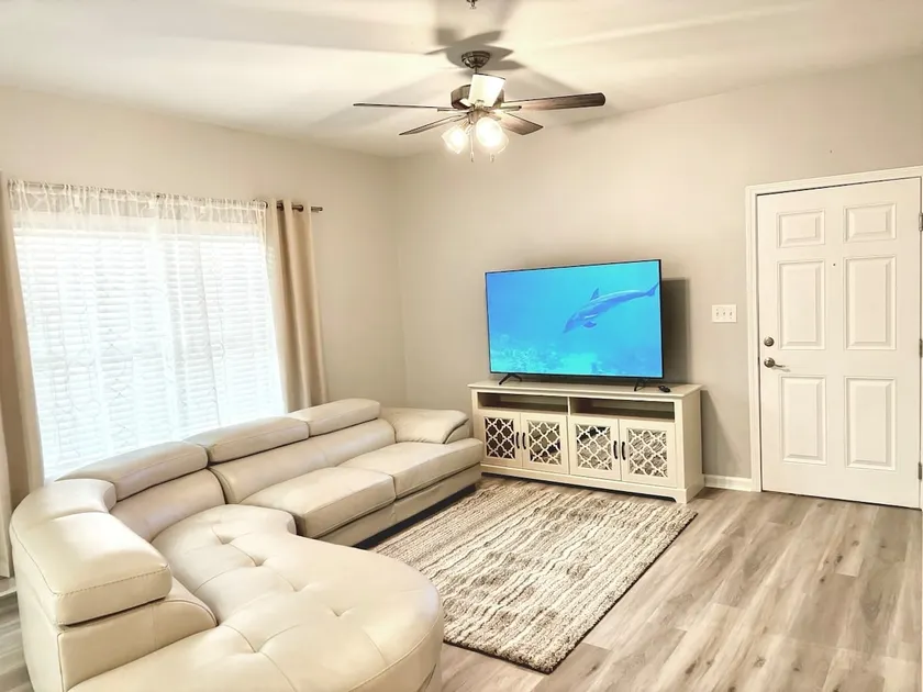 Luxury and Comfy GS Condo/ First floor/Pool. - Image 1